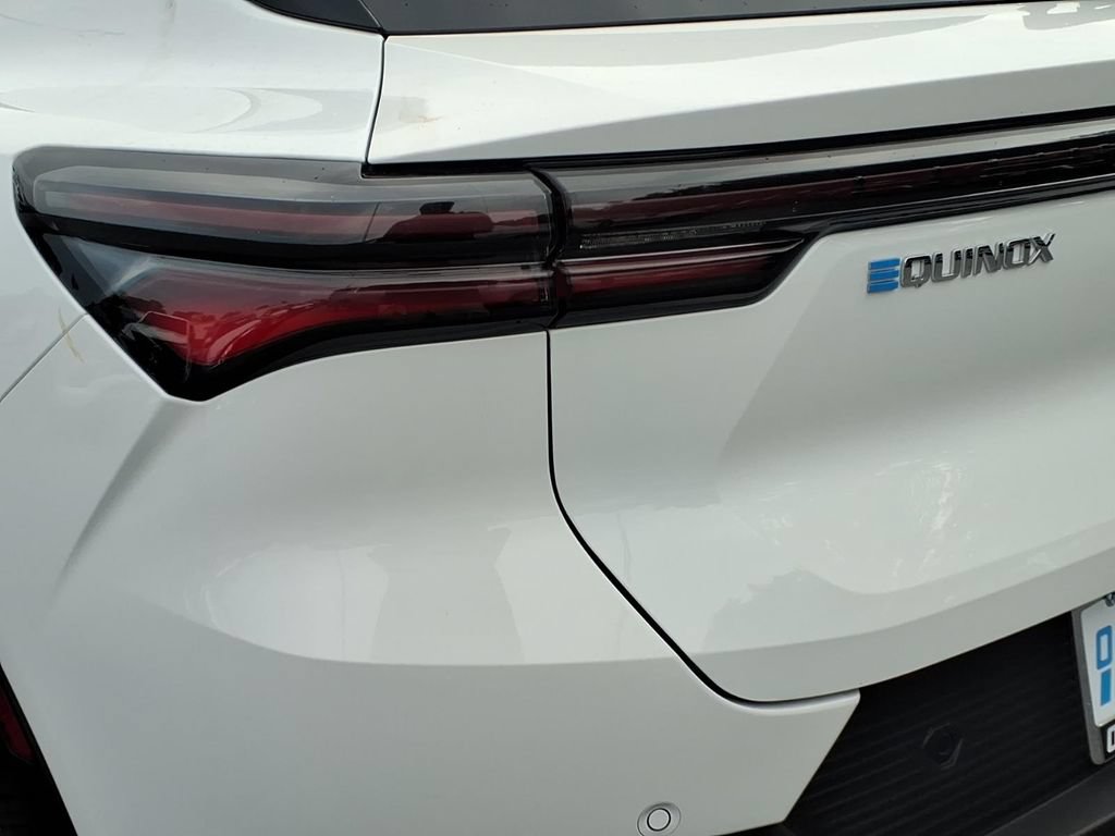 New 2026 Chevrolet Equinox EV LT FWD image 9
