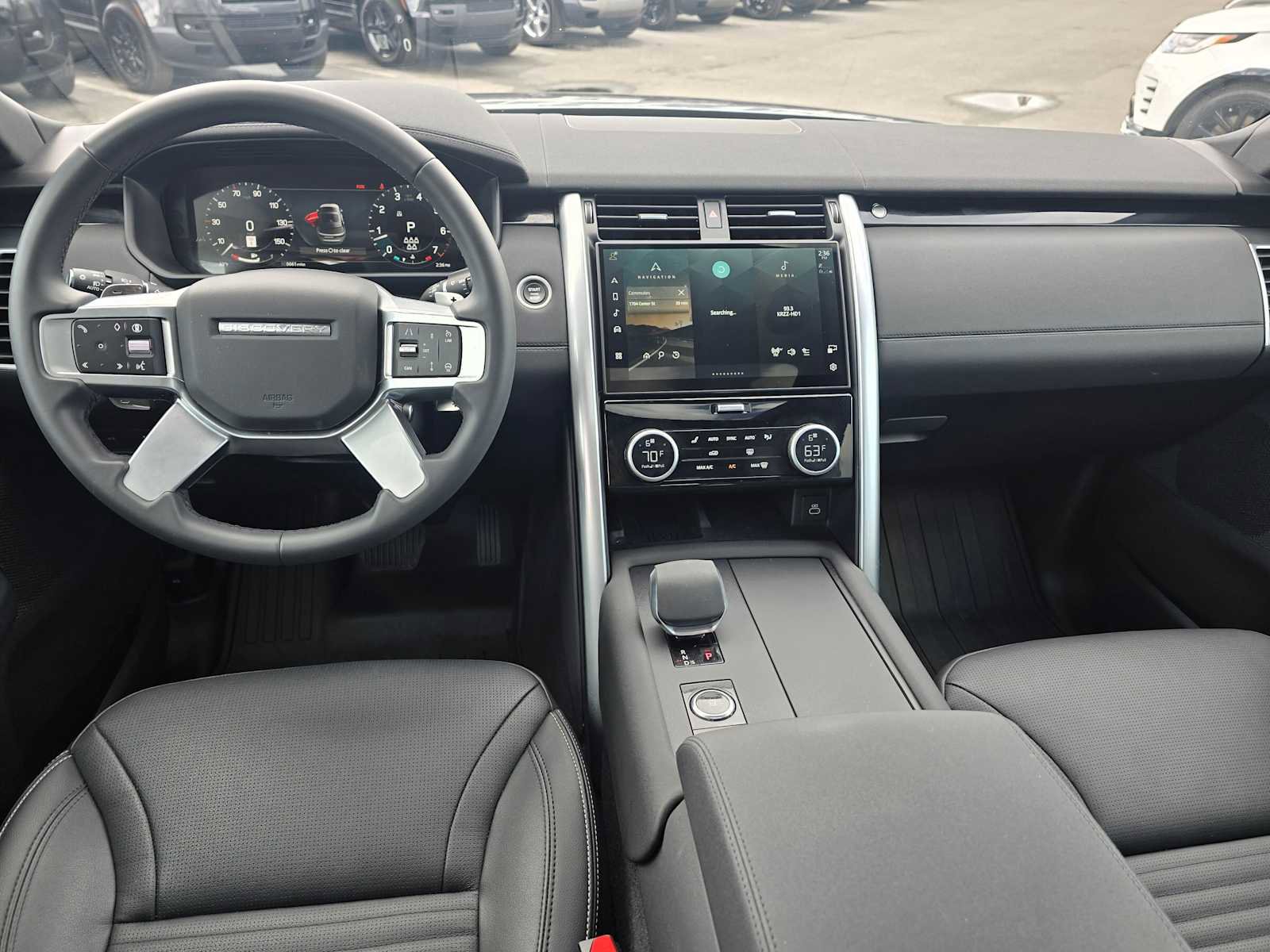 Used 2025 Land Rover Discovery S image 23