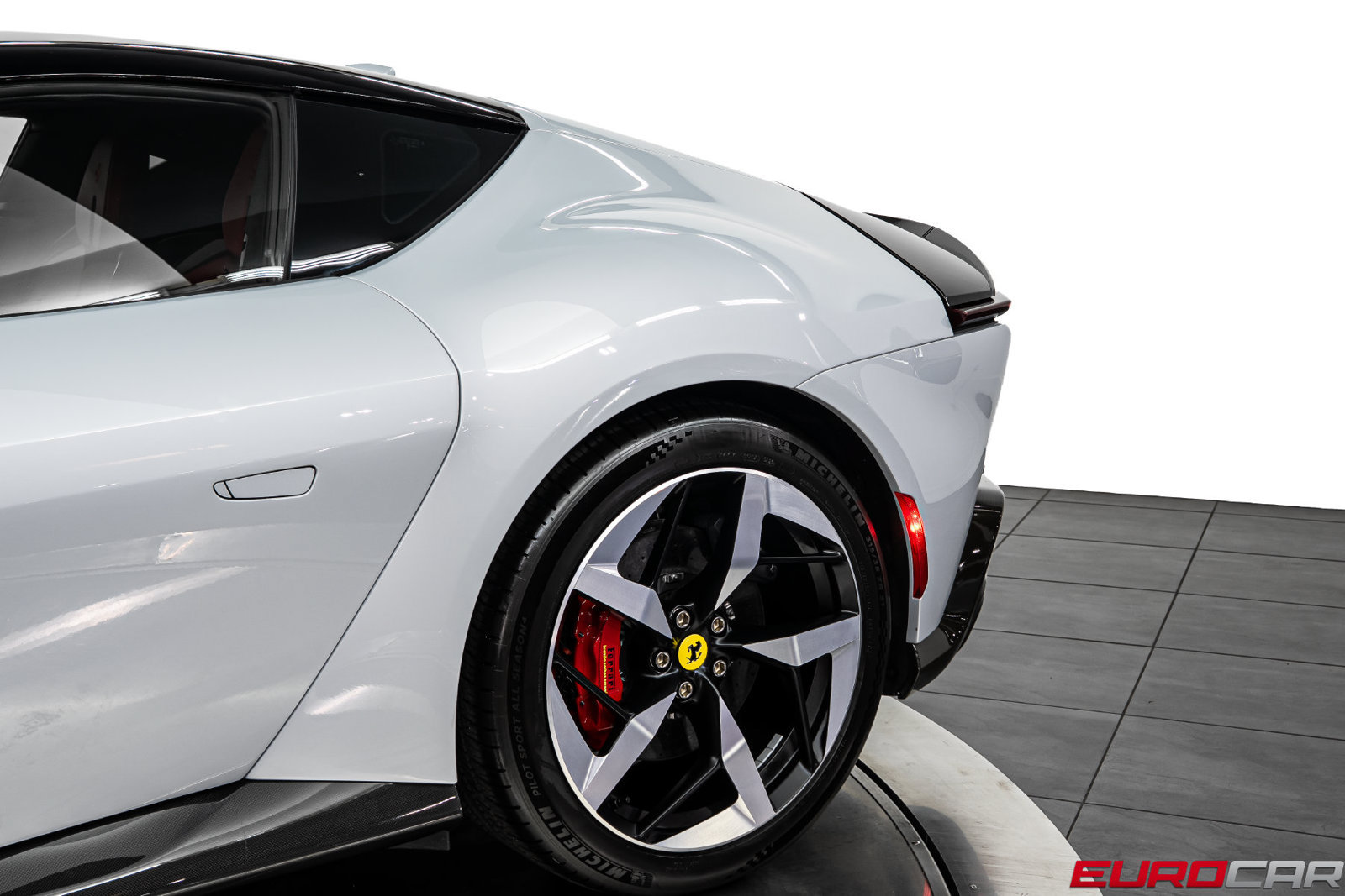Used 2025 Ferrari 12Cilindri RWD image 18