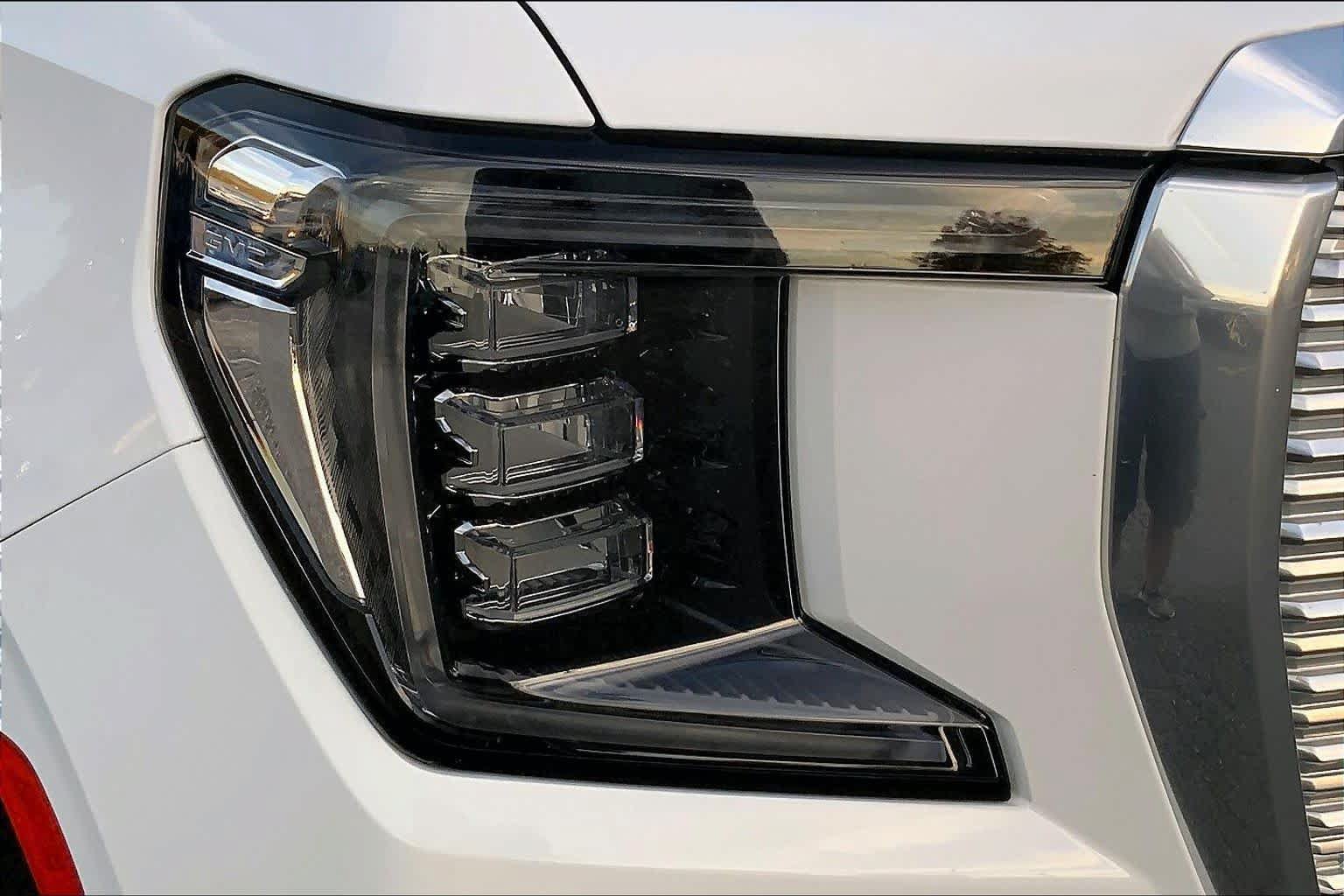 Used 2022 GMC Yukon Denali RWD image 23