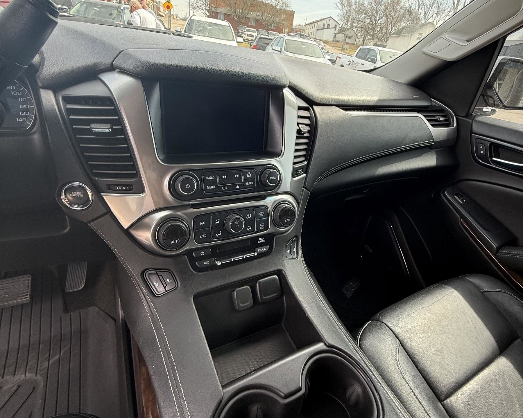 Used 2018 Chevrolet Suburban LT w/ LT Signature Package image 17