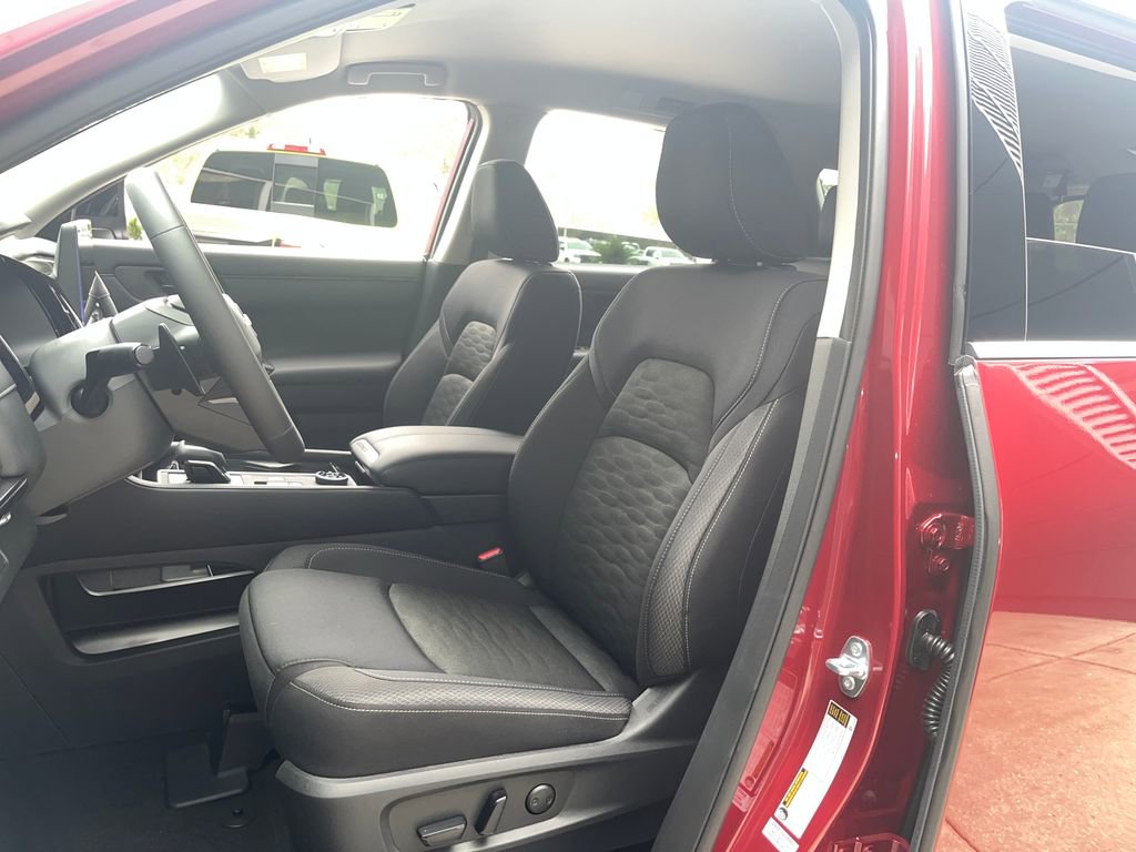 New 2026 Nissan Pathfinder SV image 9