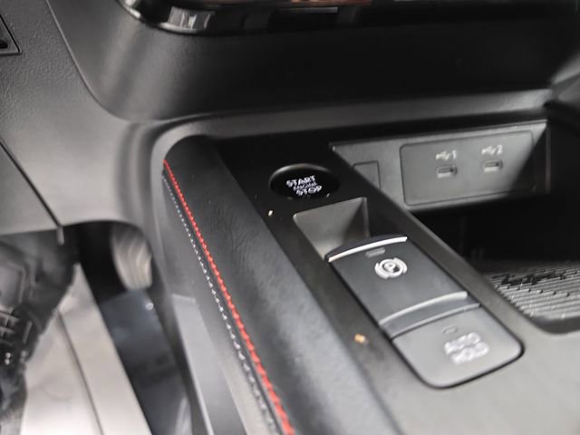 Used 2025 Nissan Kicks SR image 33