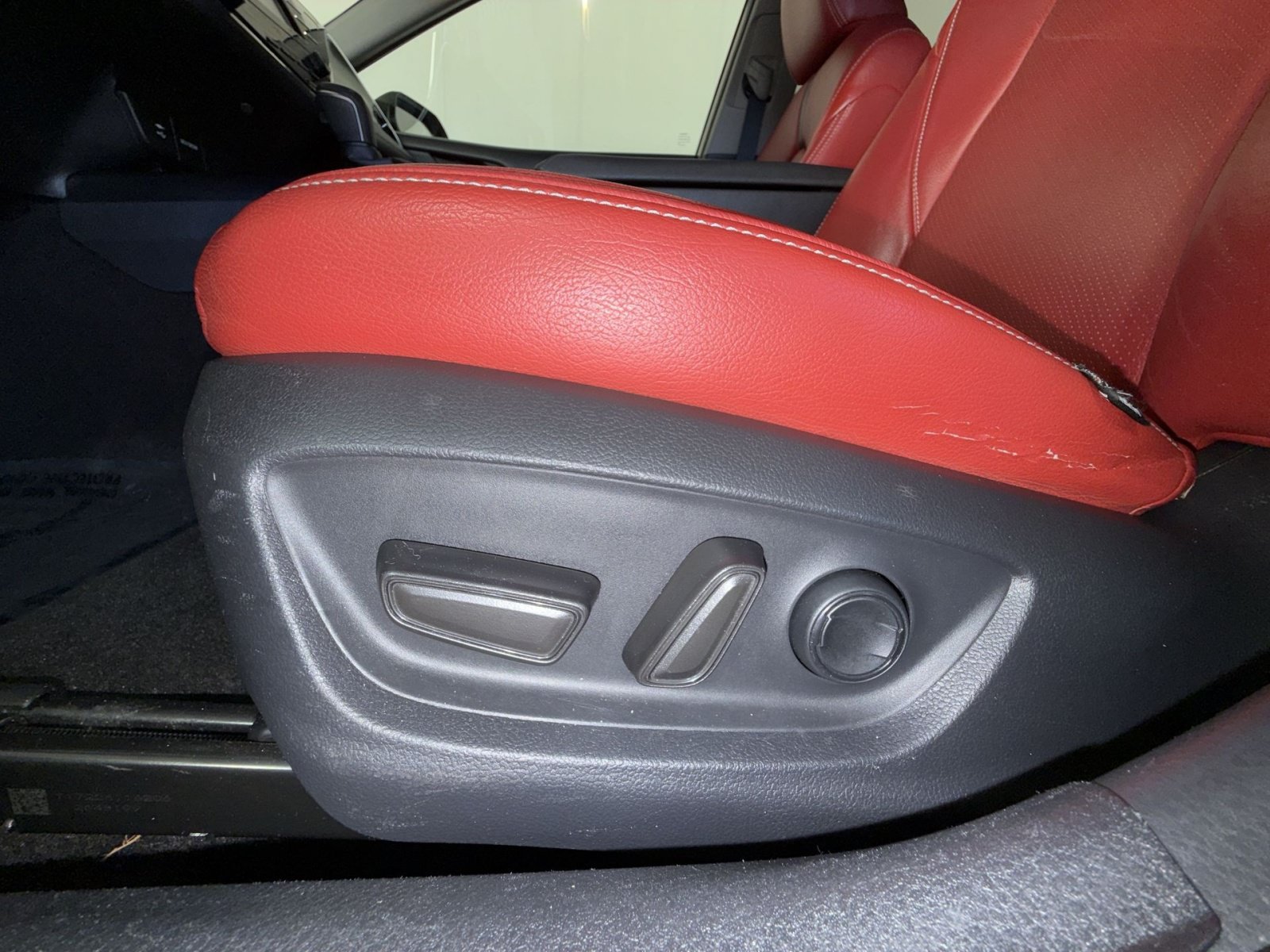Used 2018 Toyota Camry XSE FWD image 14