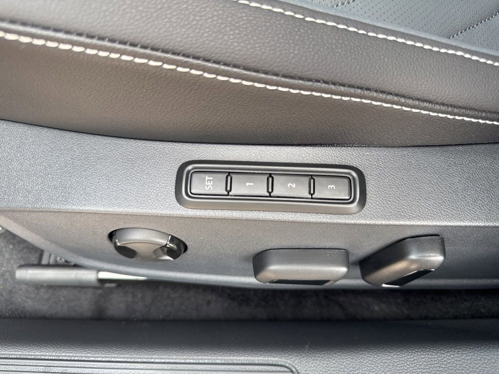 New 2025 Volkswagen Jetta SEL image 16