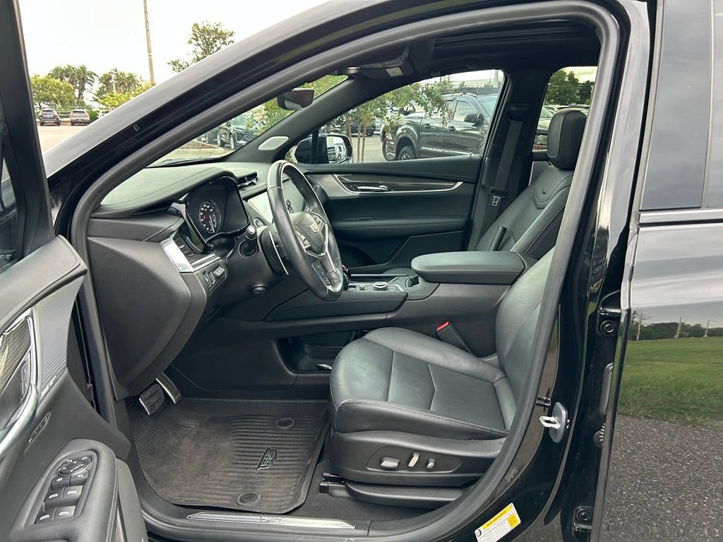 Used 2024 Cadillac XT5 Sportv w/ Technology Package AWD/4WD image 15