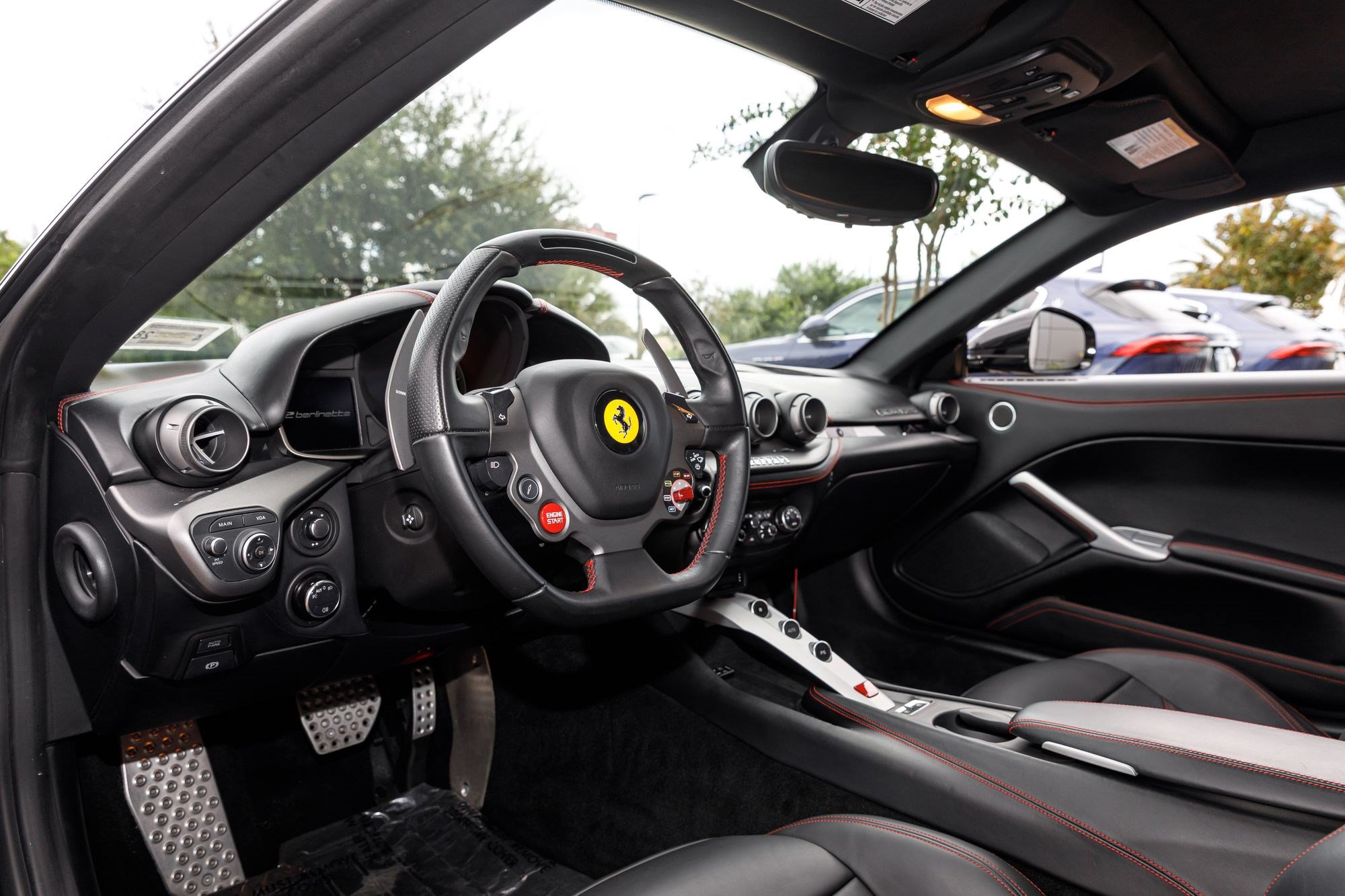 Used 2014 Ferrari F12 Berlinetta RWD image 32