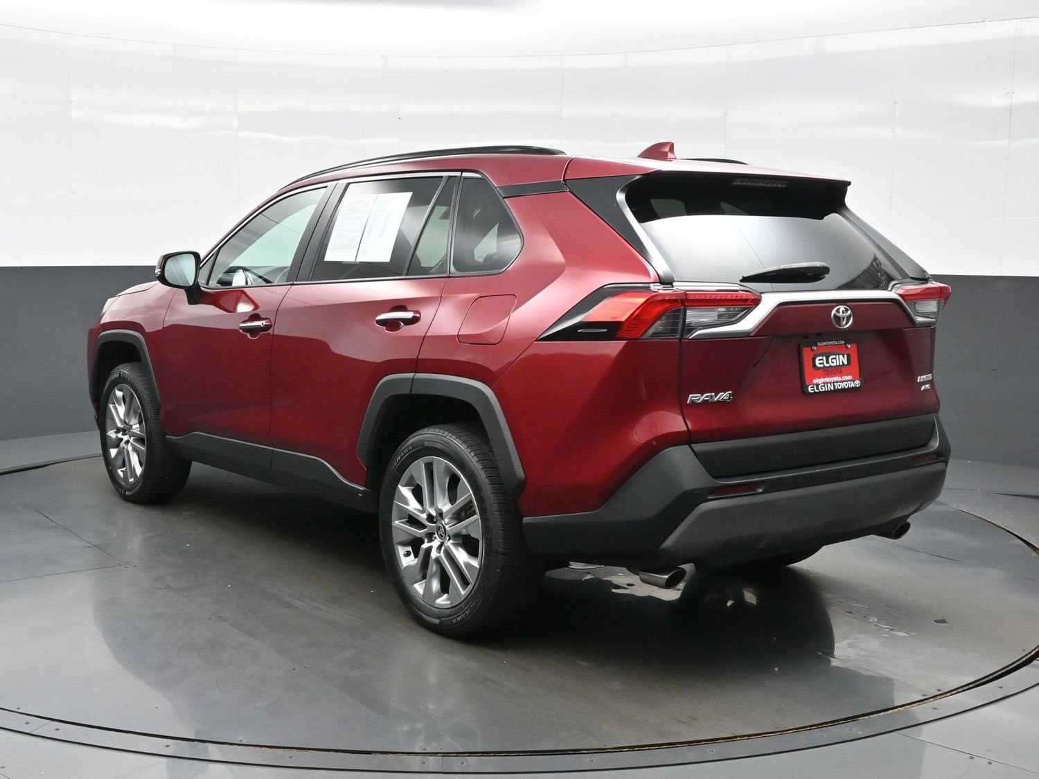 Used 2021 Toyota RAV4 Limited AWD/4WD image 4