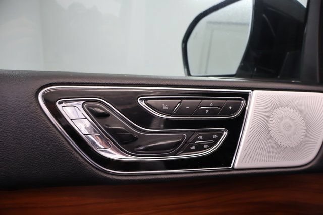 Used 2019 Lincoln Navigator Reserve w/ Cargo Package AWD/4WD image 11