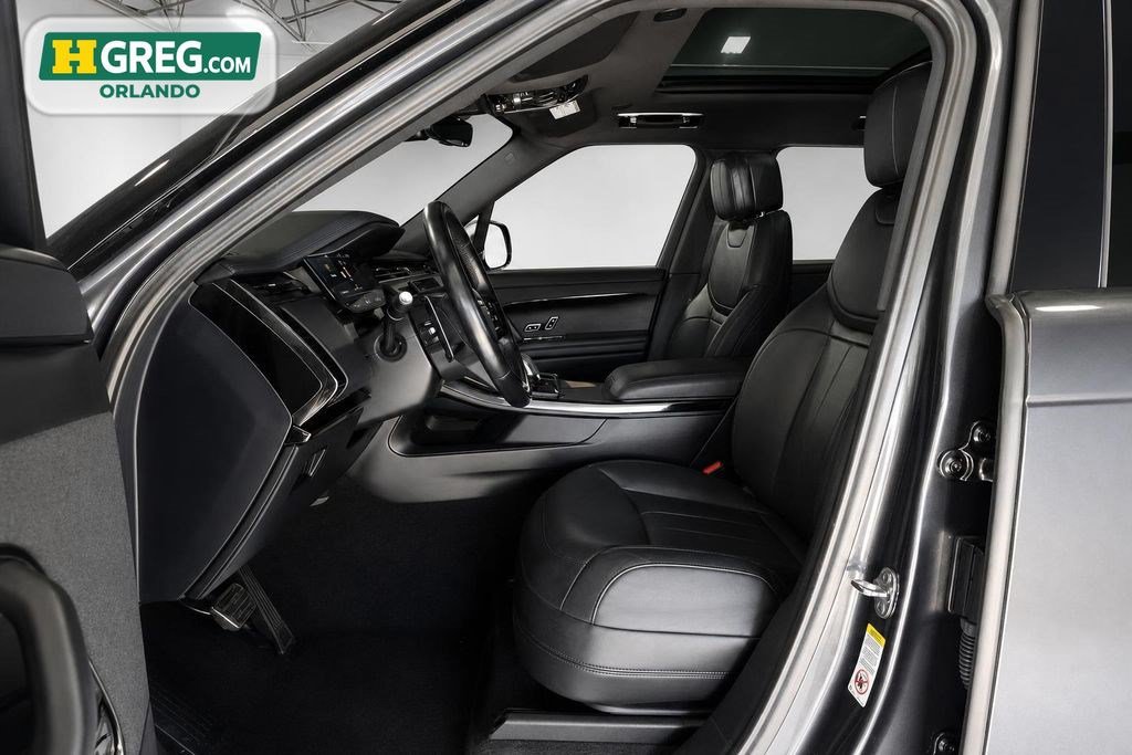 Used 2024 Land Rover Range Rover Sport Dynamic SE AWD/4WD image 10