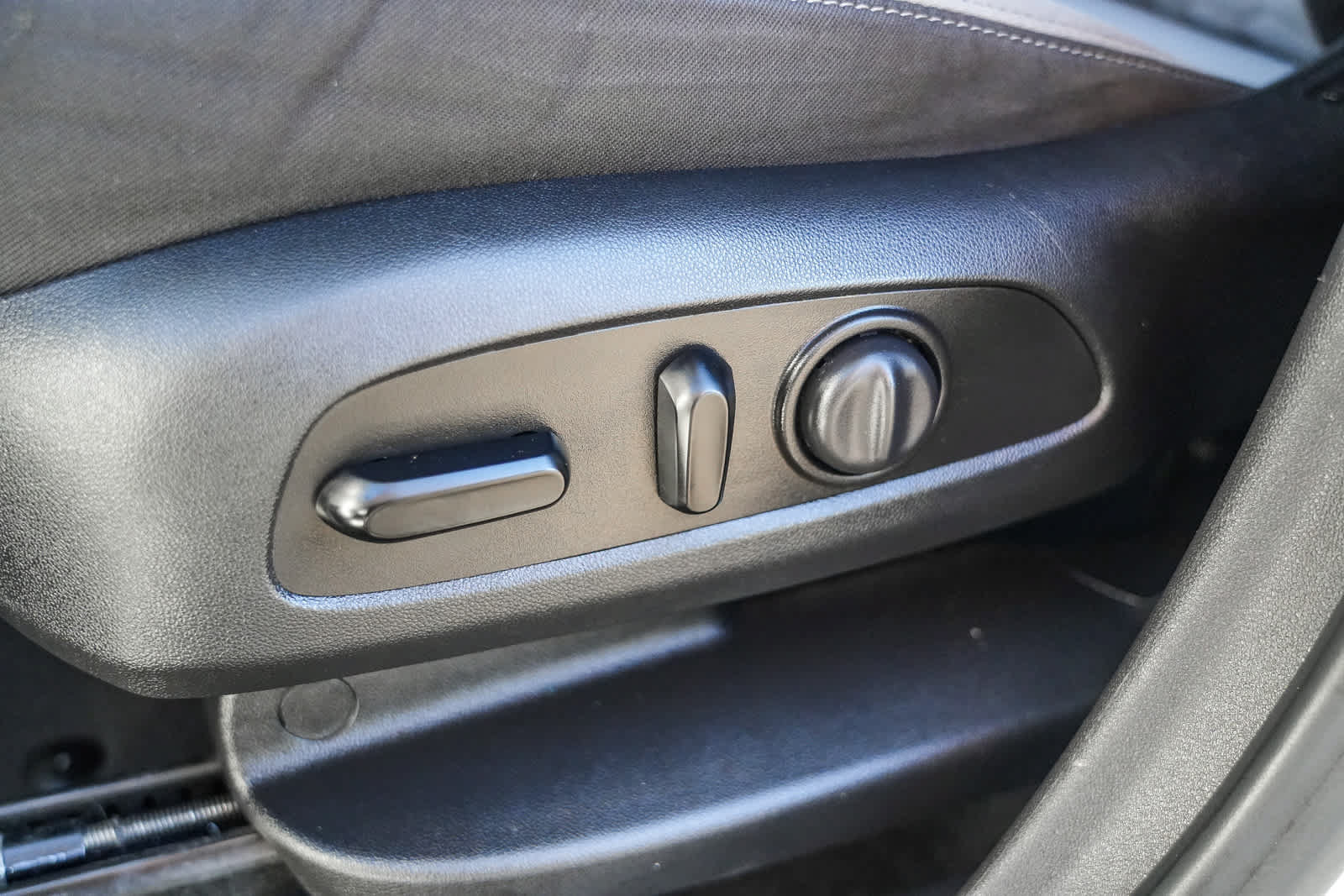 Used 2020 Chevrolet Equinox LT FWD image 21