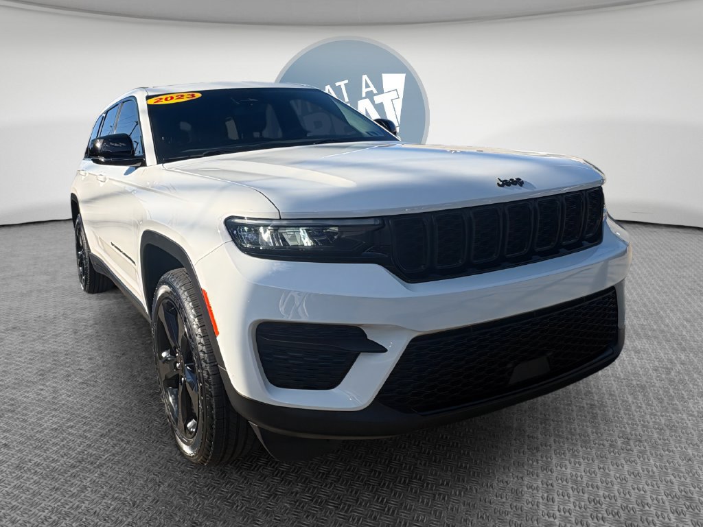 Used 2023 Jeep Grand Cherokee Altitude