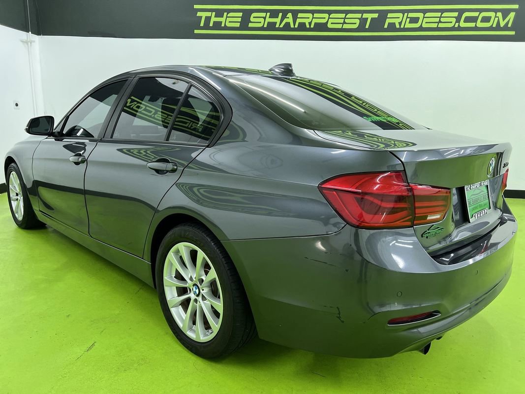 Used 2017 BMW 320i Sedan RWD image 7