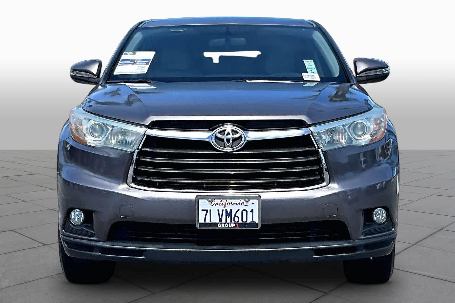 Used 2015 Toyota Highlander Plus FWD image 3