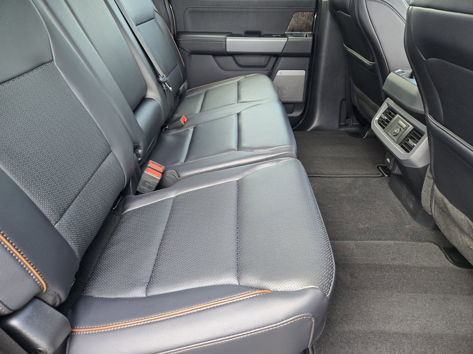 Used 2025 Ford F250 Lariat w/ Lariat Ultimate Package image 28