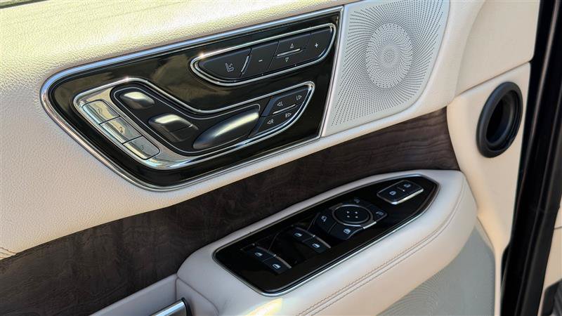 Used 2021 Lincoln Navigator Reserve w/ Luxury Package AWD/4WD image 22