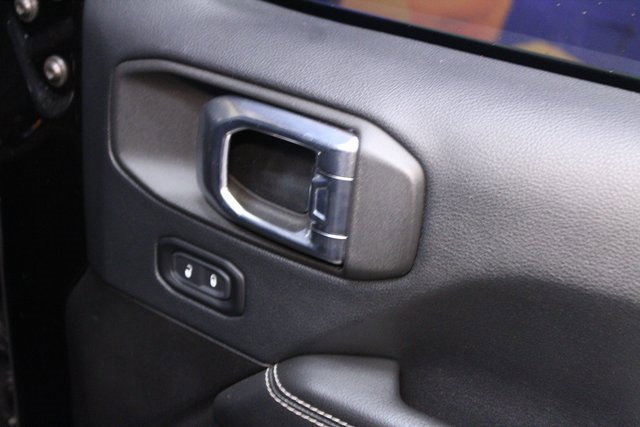 Used 2018 Jeep Wrangler Unlimited Sahara w/ Uconnect 4C Nav & Sound Group image 10