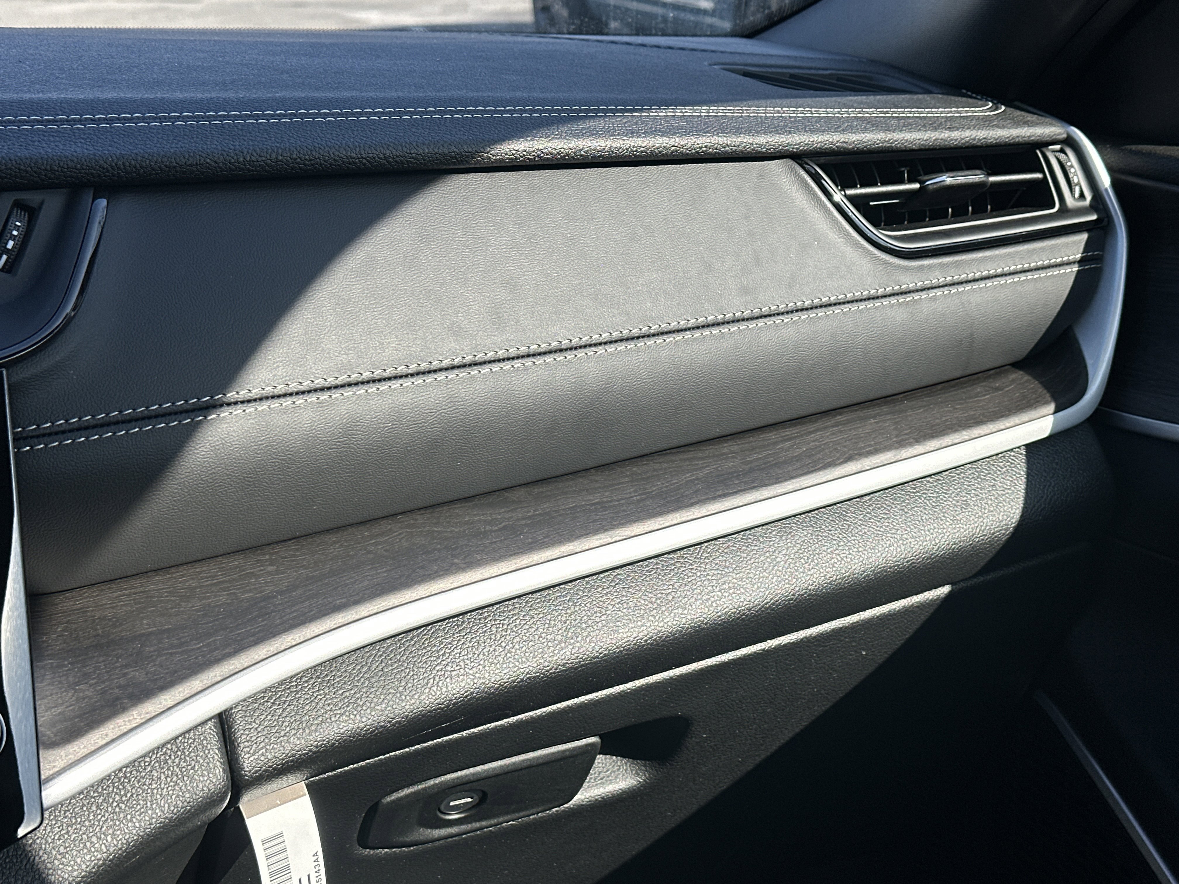 New 2026 Jeep Grand Cherokee Limited Reserve image 9