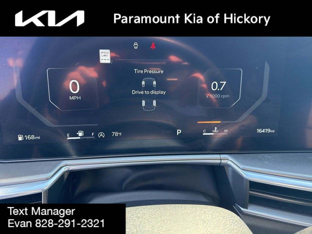 Used 2025 Kia Sorento SX image 32