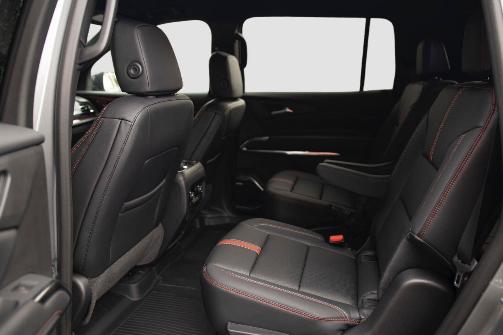 New 2026 Chevrolet Traverse RS w/ LPO, Floor Liner Package AWD/4WD image 20