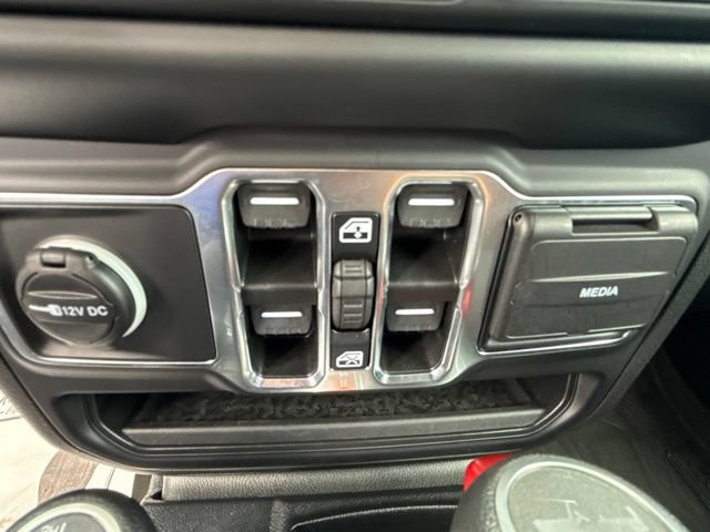 Used 2023 Jeep Wrangler Unlimited w/ Cold Weather Group AWD/4WD image 20