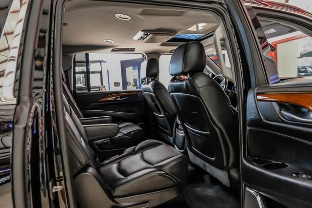 Used 2018 Cadillac Escalade ESV Premium Luxury AWD/4WD image 40