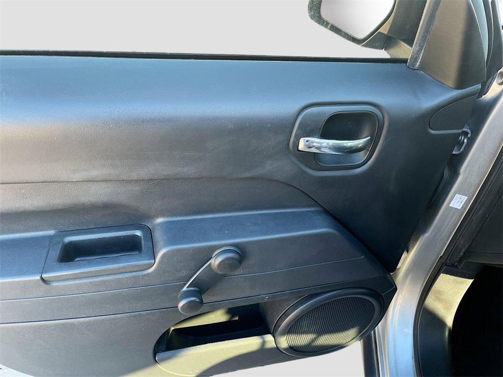 Used 2016 Jeep Patriot Sport image 16