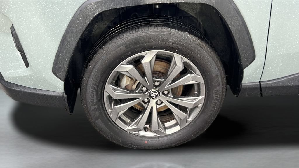 Certified 2022 Toyota RAV4 XLE Premium AWD/4WD image 26
