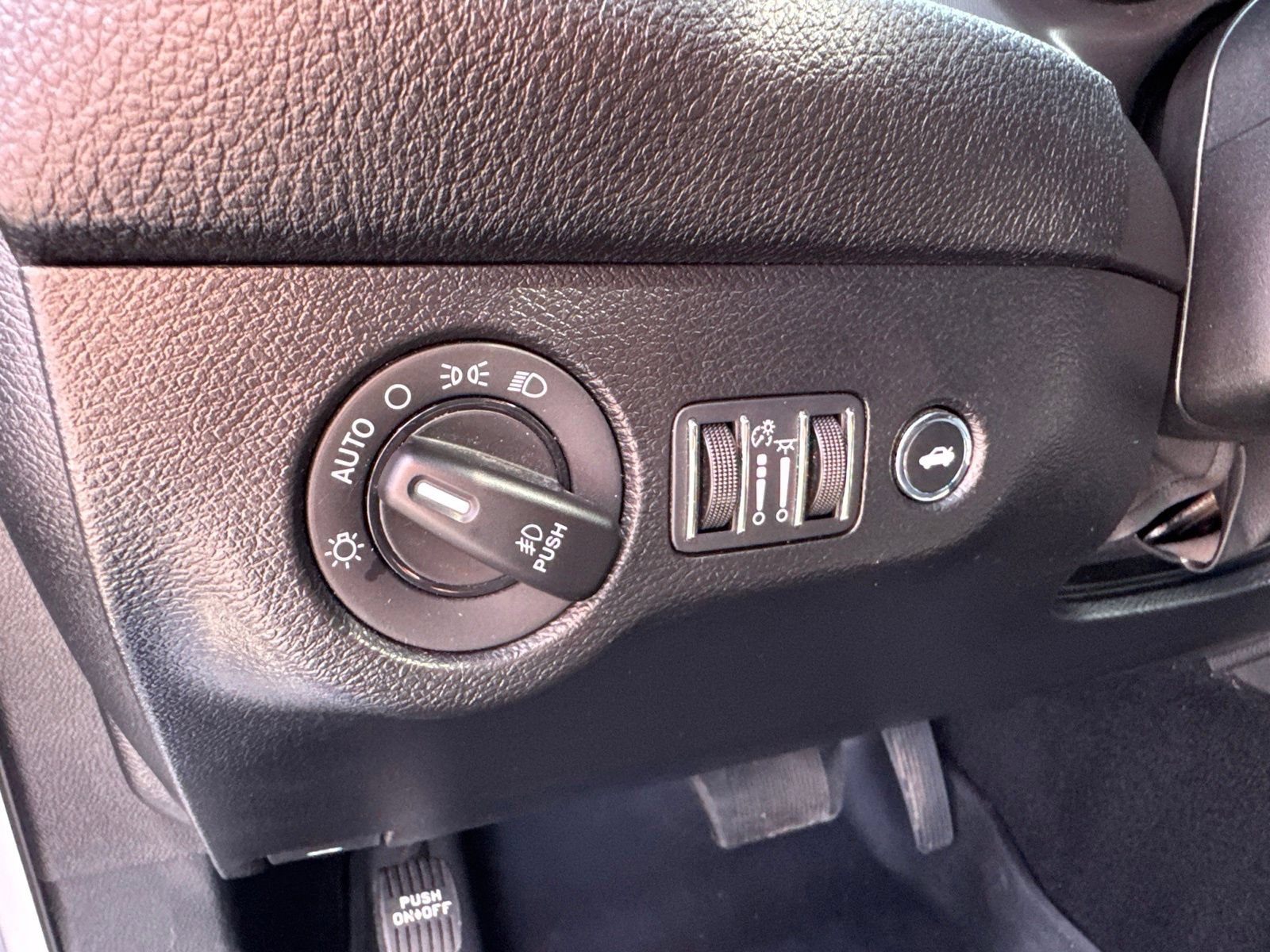Used 2022 Dodge Challenger GT RWD image 14