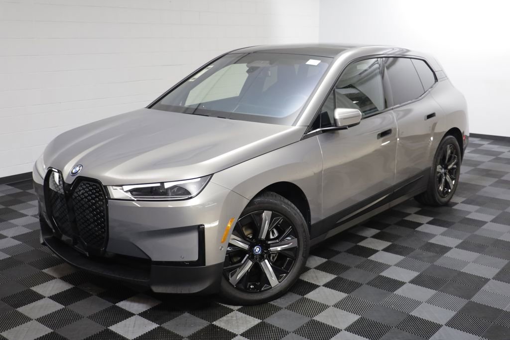 Certified 2024 BMW iX xDrive50 w/ Premium Package AWD/4WD image 2