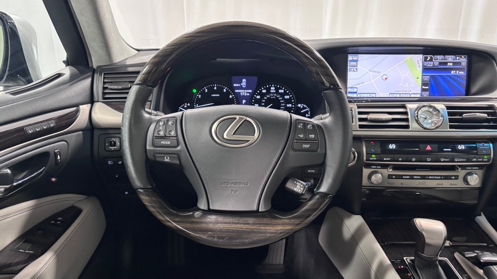 Used 2013 Lexus LS 460 AWD w/ Ultra Luxury Pkg image 13