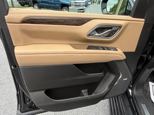 Used 2023 Chevrolet Tahoe Premier w/ Premium Package 2 AWD/4WD image 30