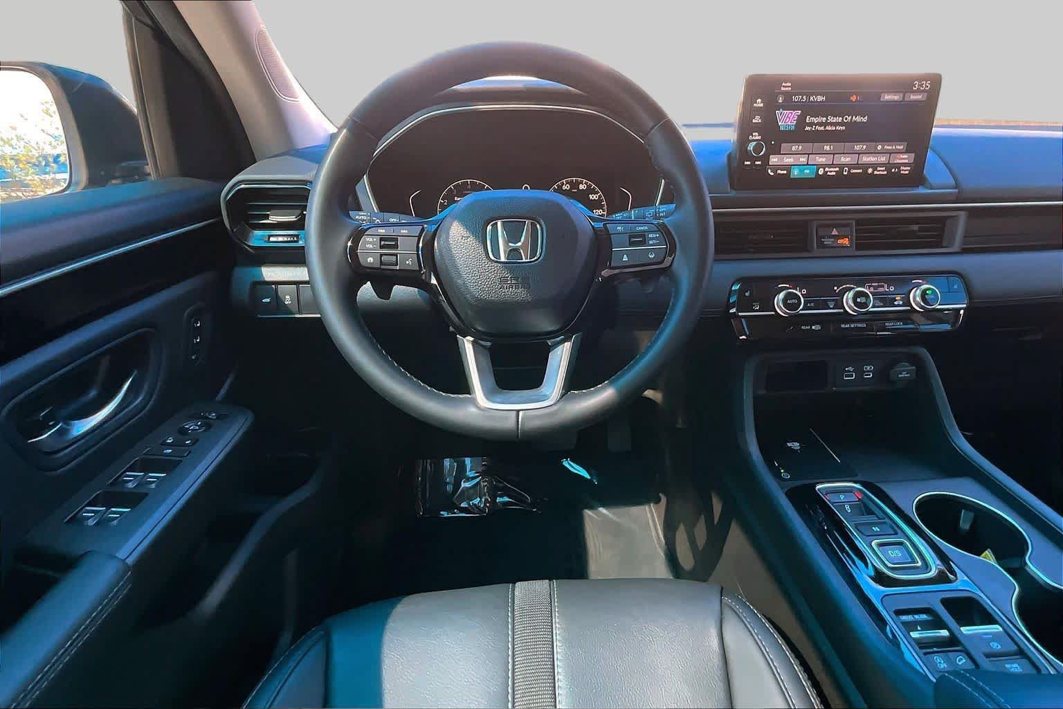 Used 2025 Honda Pilot EX-L image 6