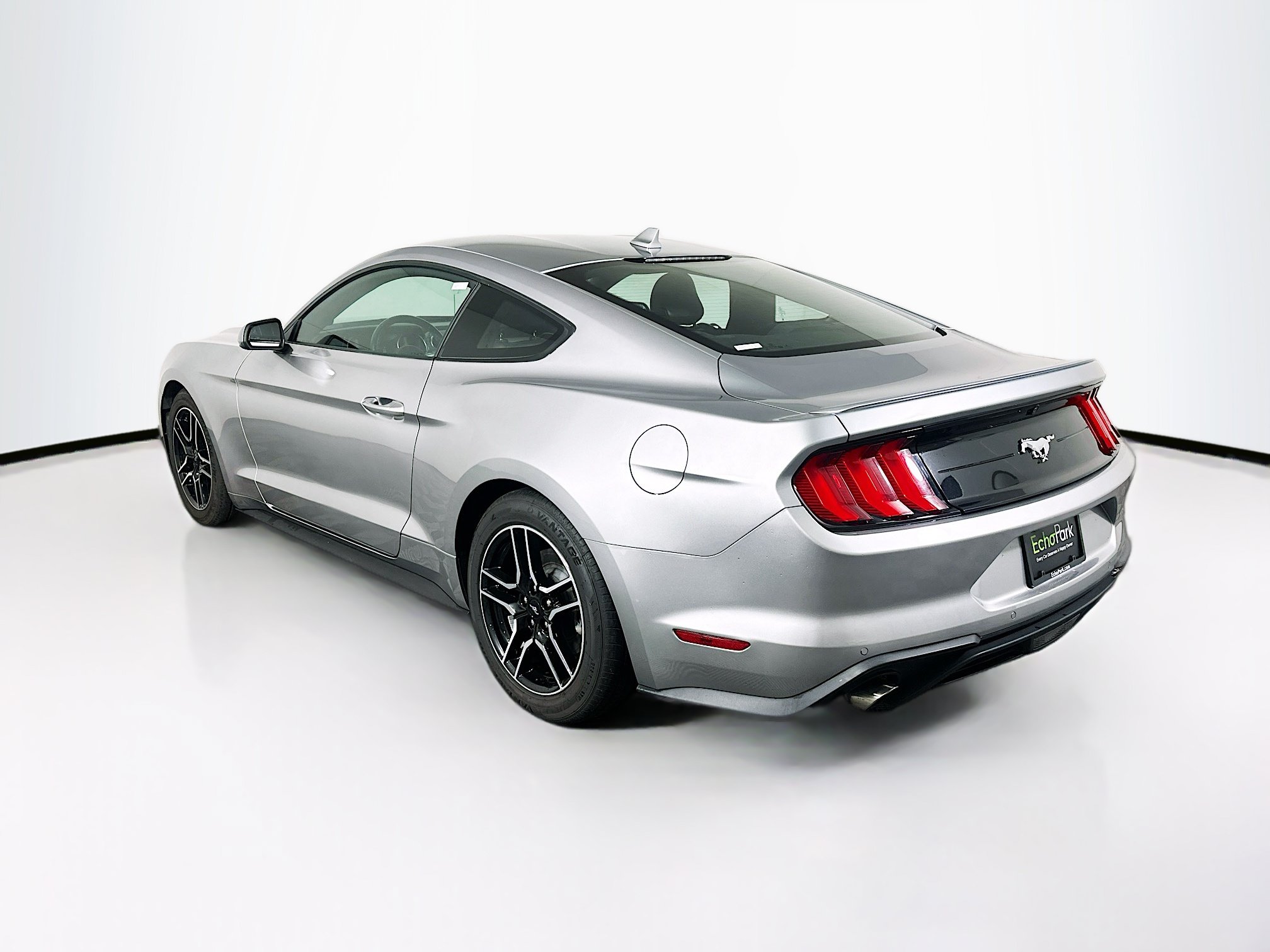 Used 2022 Ford Mustang Premium RWD image 5