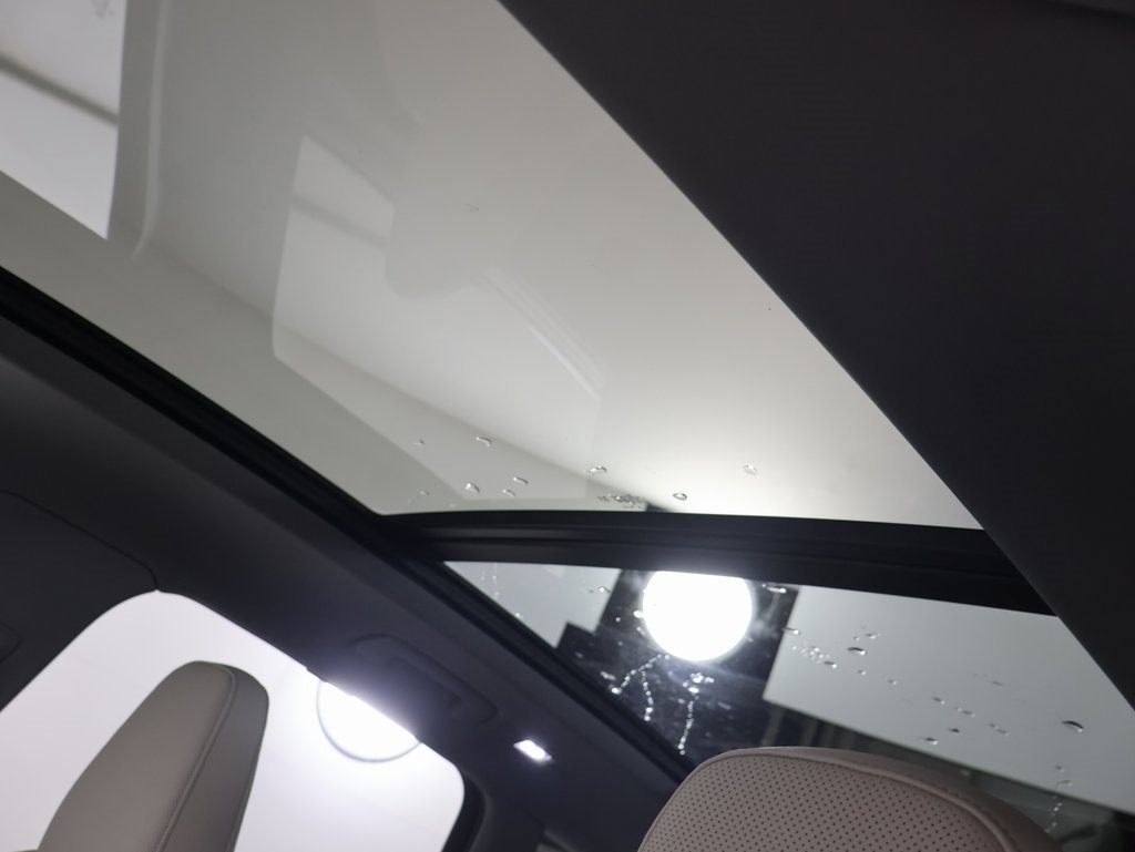 Used 2025 Audi Q6 e-tron Premium Plus image 10