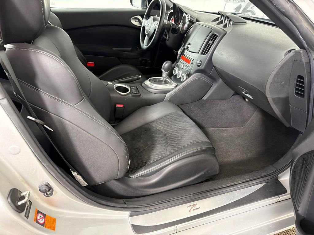 Used 2009 Nissan 370Z Touring w/ Aerodynamics Pkg image 13