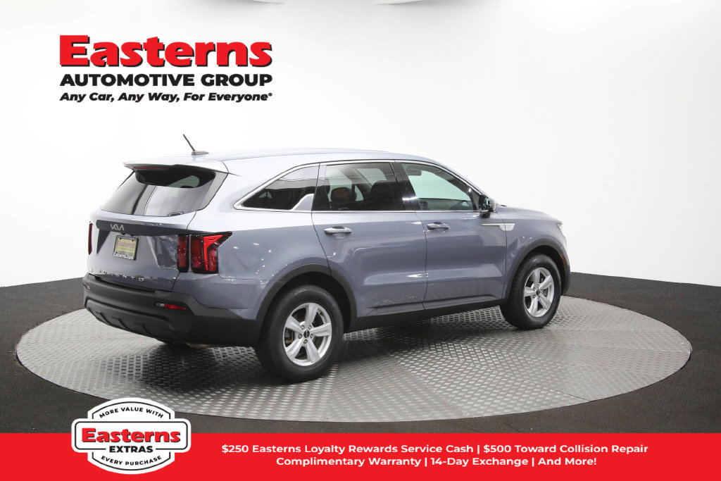 Used 2022 Kia Sorento LX FWD image 40