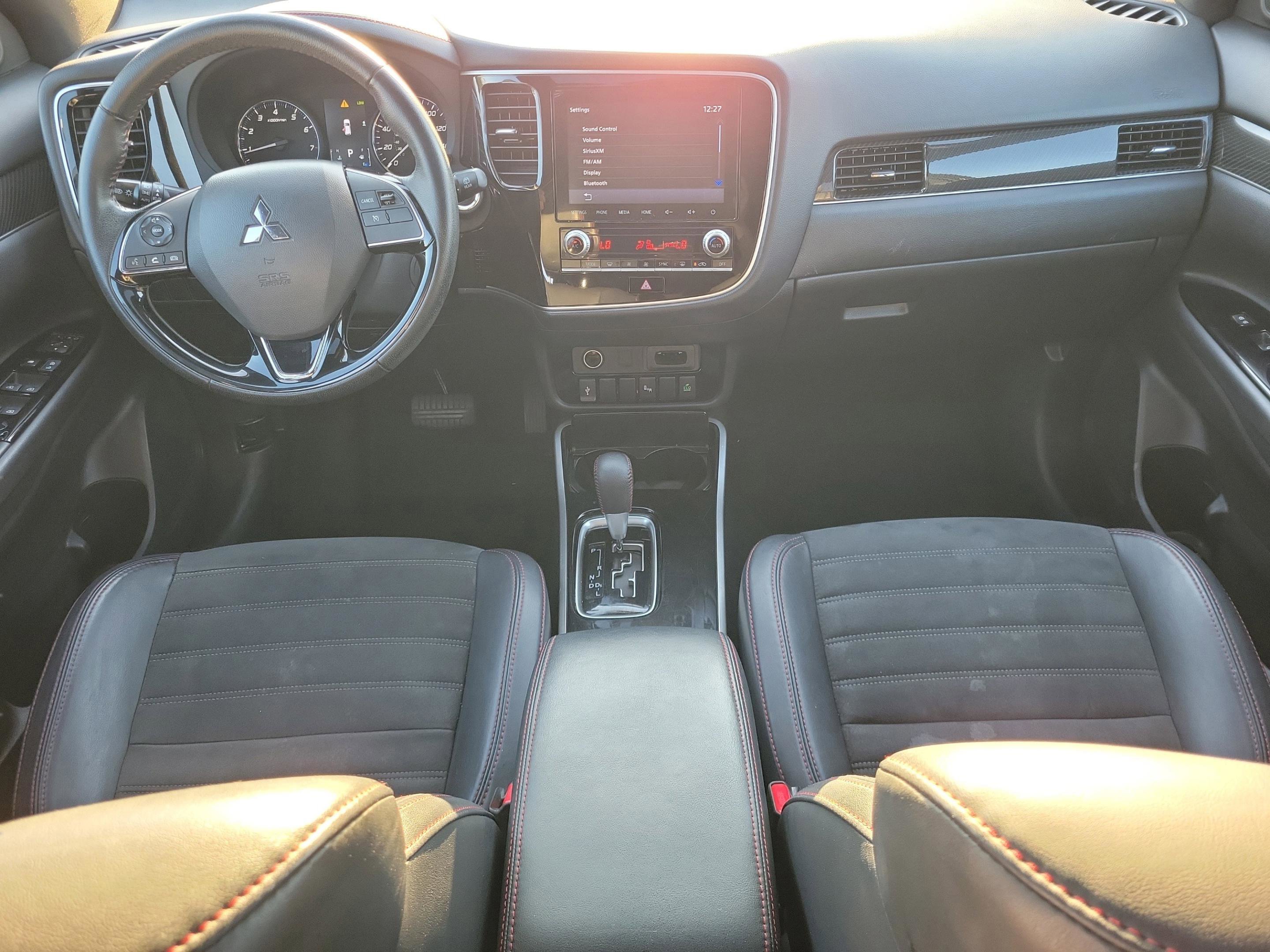 Used 2020 Mitsubishi Outlander SE image 16