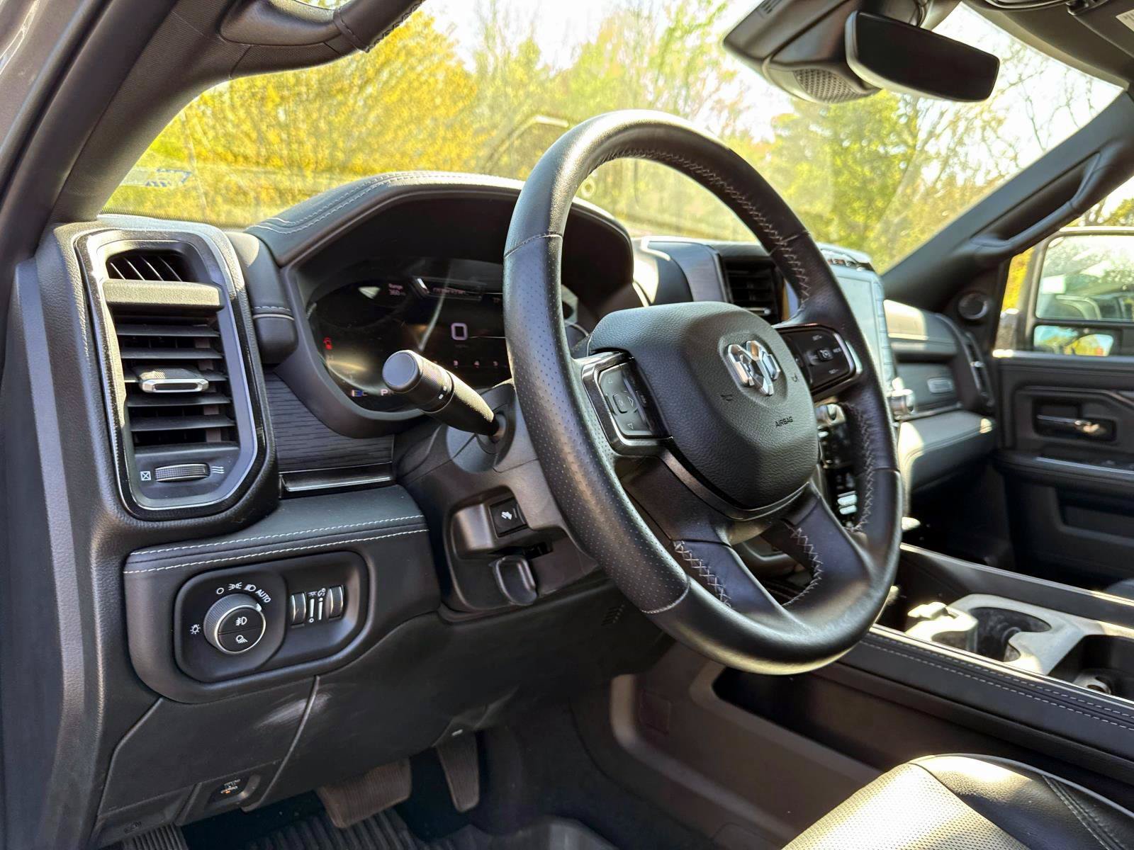 Used 2024 RAM 2500 4x4 Crew Cab image 12