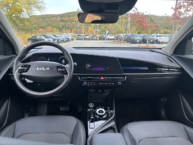 Used 2025 Kia Niro Wind w/ Wind Preserve Package FWD image 12