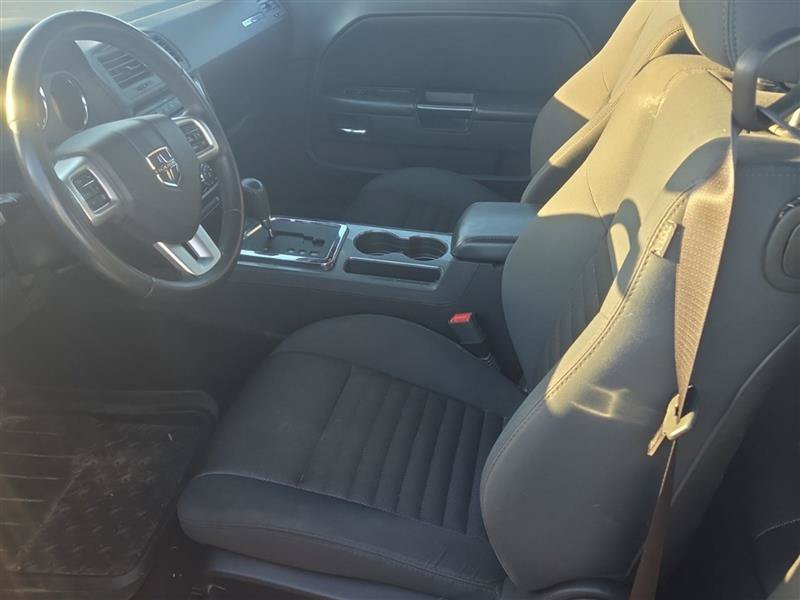 Used 2014 Dodge Challenger SXT RWD image 5