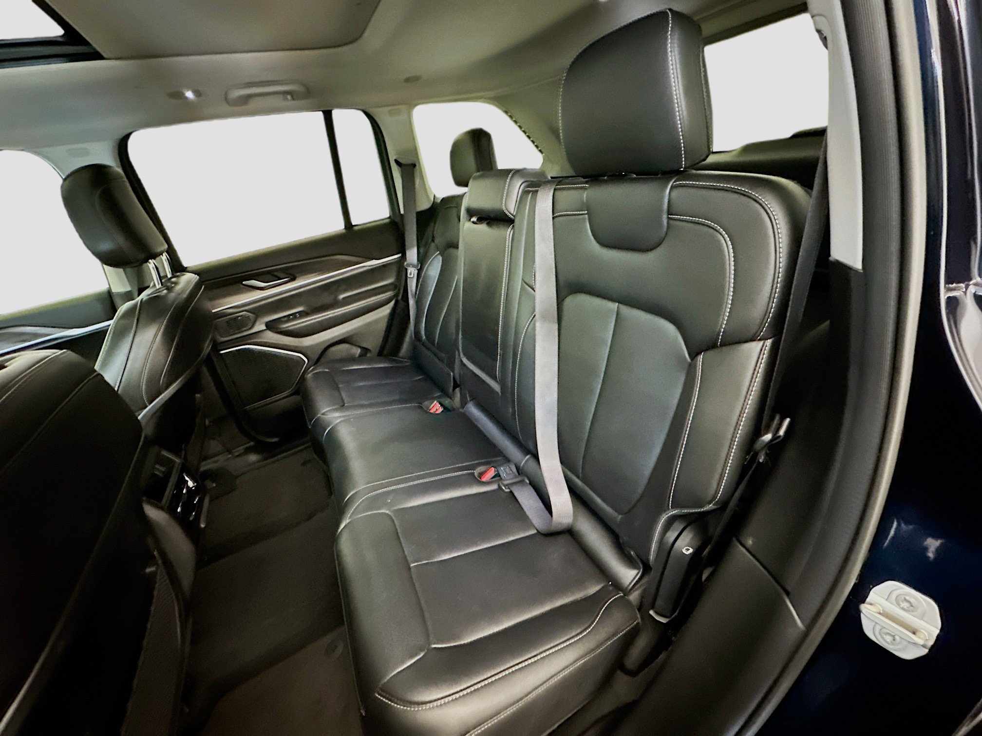 Used 2023 Jeep Grand Cherokee 4WD 4xe image 30