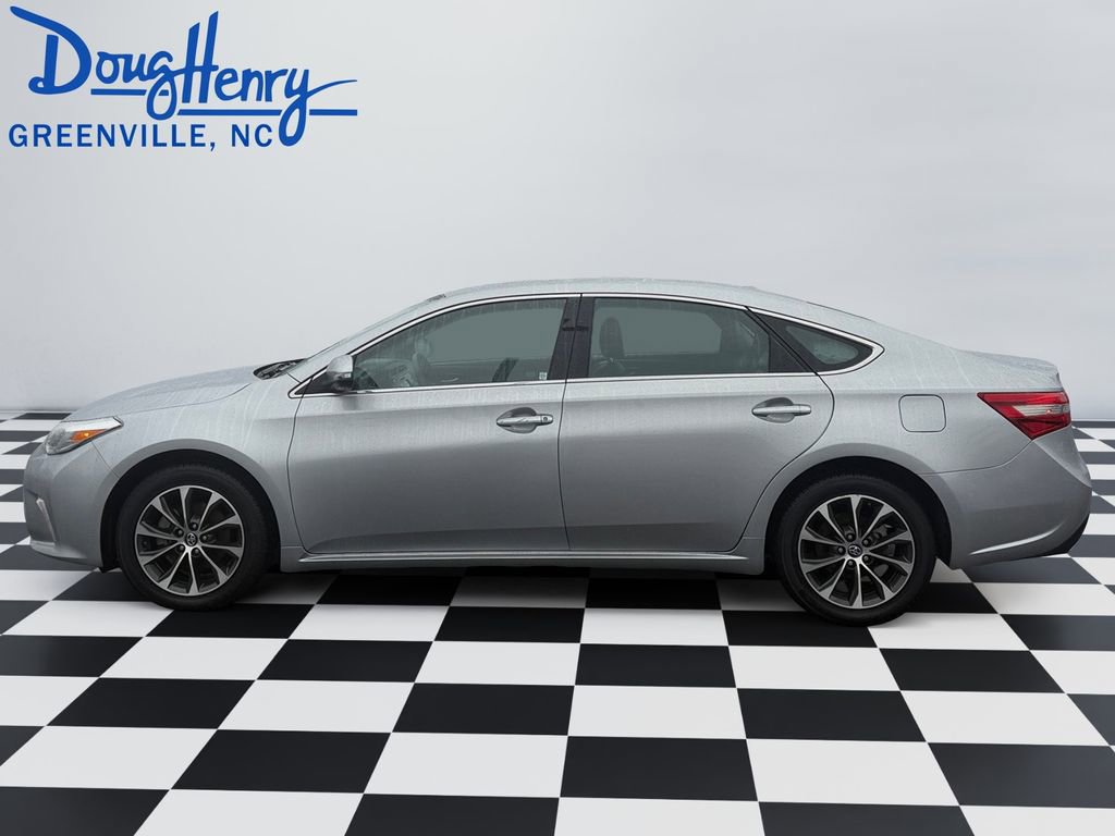 Used 2018 Toyota Avalon XLE w/ Carpet Mat Package image 2