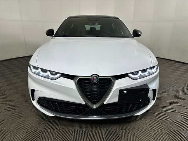 Used 2024 Alfa Romeo Tonale Ti w/ Premium Interior Package image 8