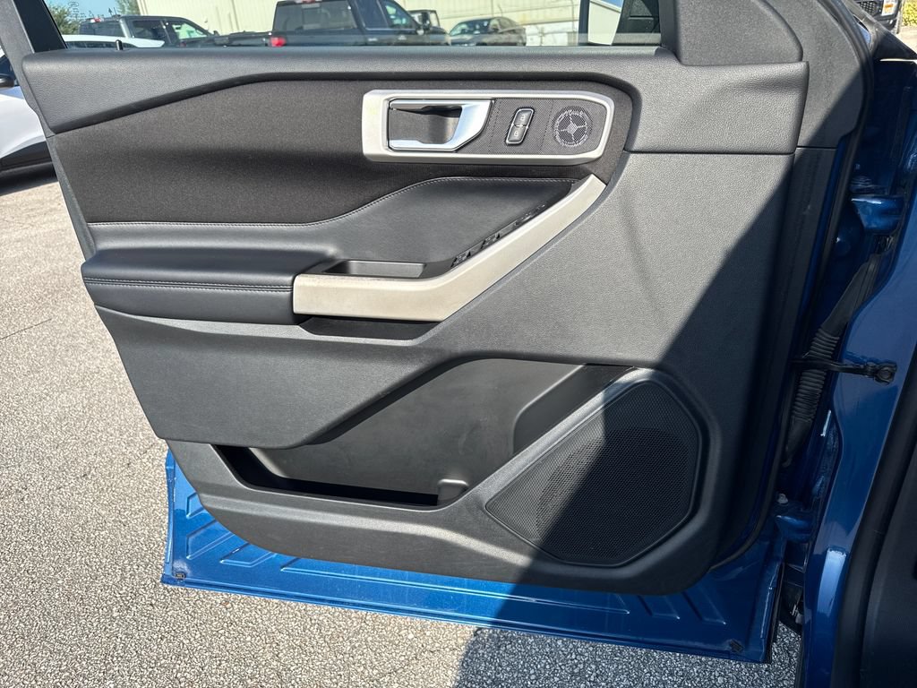 Used 2020 Ford Explorer XLT RWD image 12