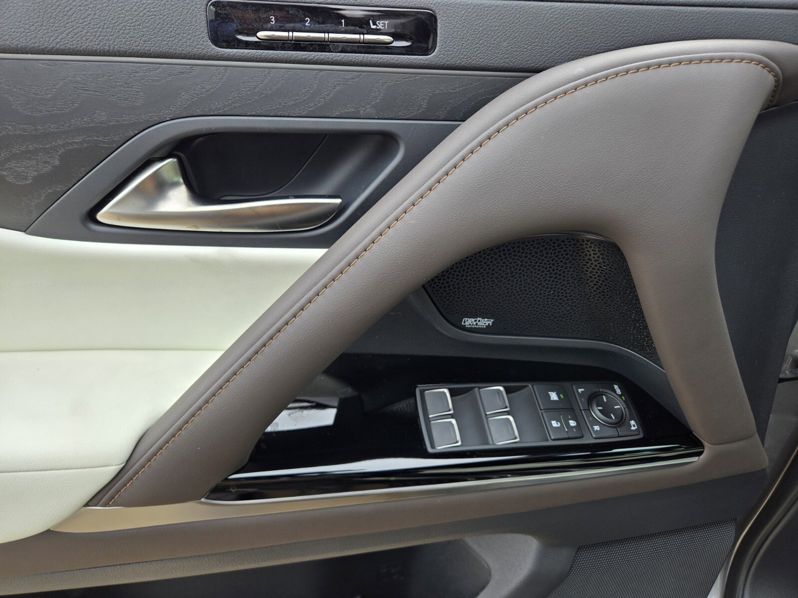 New 2026 Lexus LX 700h Luxury image 10