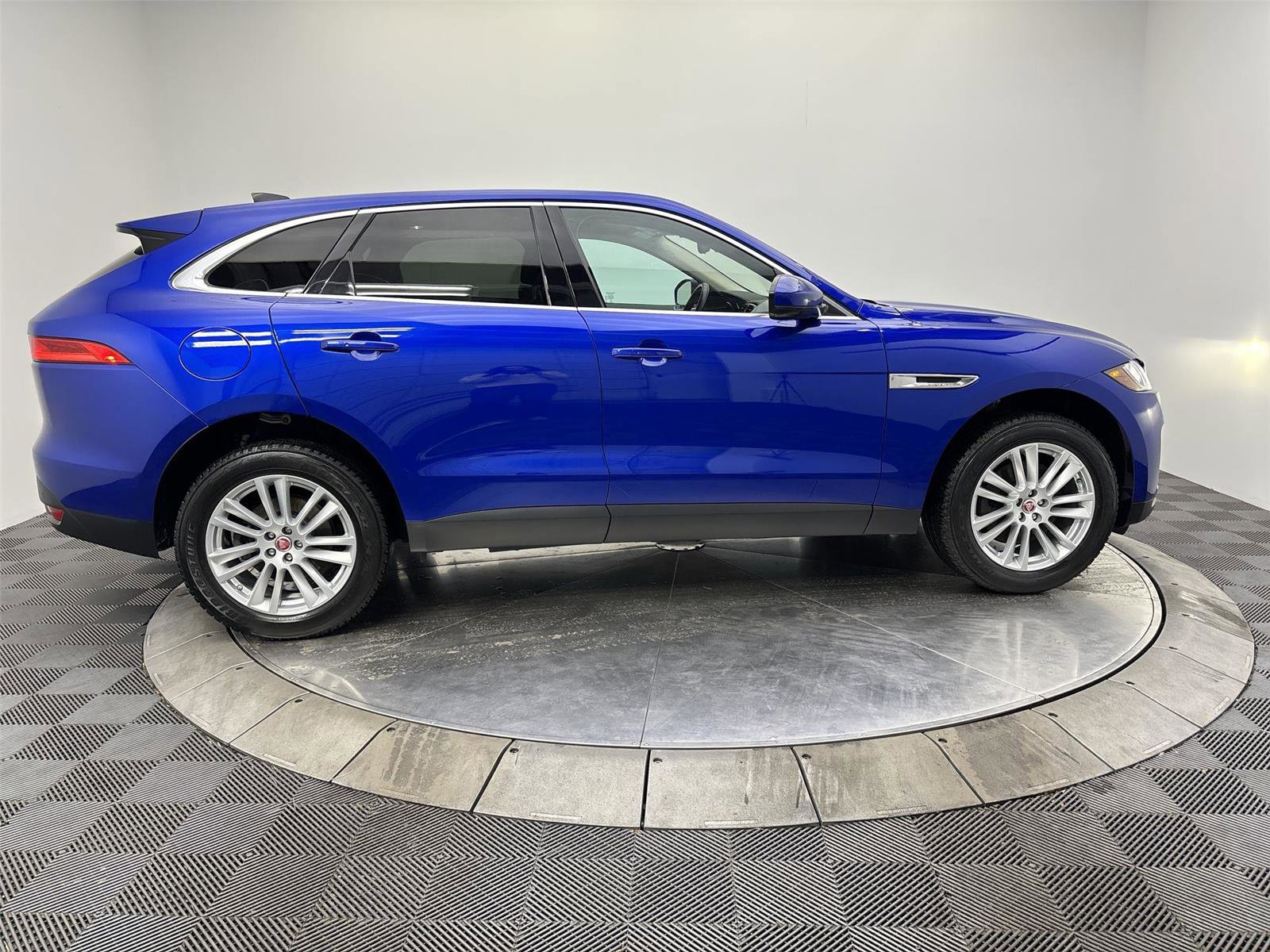 Used 2020 Jaguar F-PACE Prestige image 17