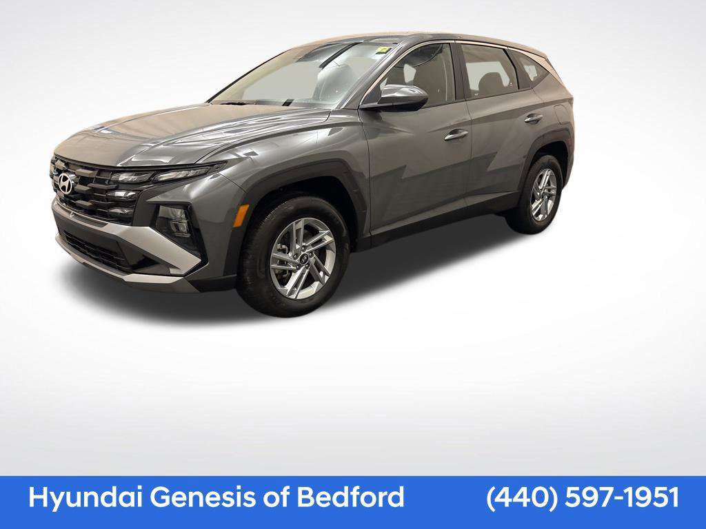 New 2025 Hyundai Tucson SE