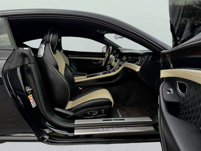 Used 2020 Bentley Continental GT image 34
