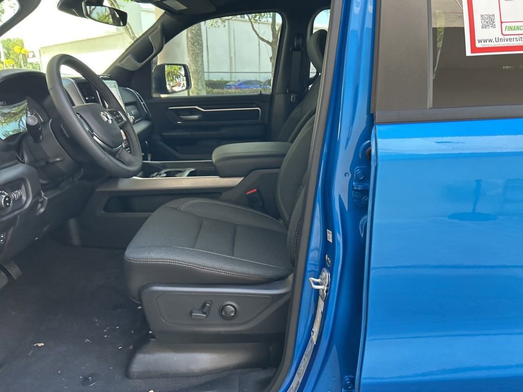 Used 2025 RAM 1500 Big Horn AWD/4WD image 5